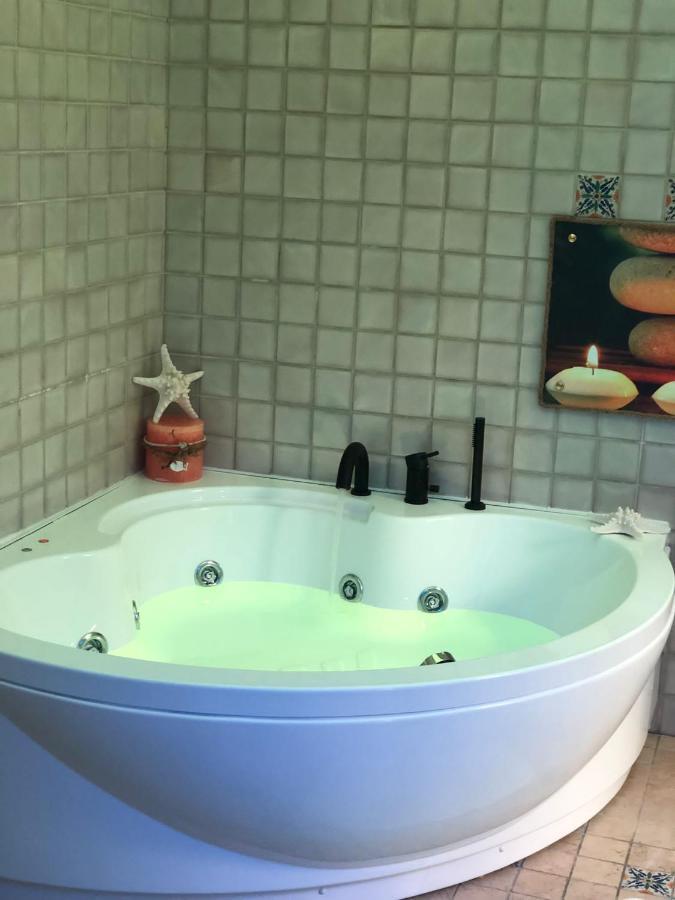 Bed and Breakfast N&M Dimora Carrieri Luxury Монополи Экстерьер фото