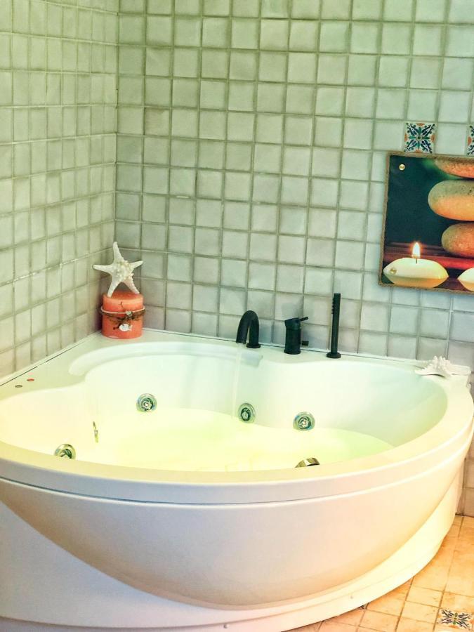 Bed and Breakfast N&M Dimora Carrieri Luxury Монополи Экстерьер фото